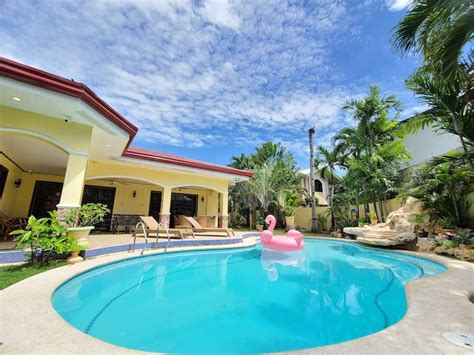 Mactan Beach House Vacation Rentals .